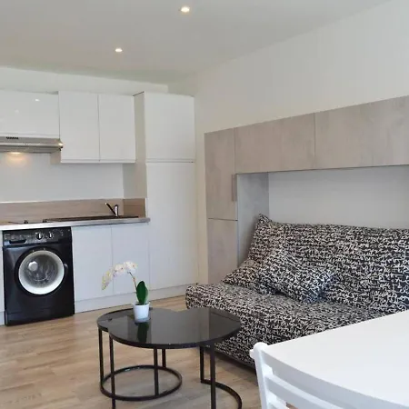 Renove Avec Parking A 850m De La Plage, Proche Port Et Commerces - Cap D'agde - Fr-1-249-252