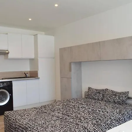 Renove Avec Parking A 850m De La Plage, Proche Port Et Commerces - Cap D'agde - Fr-1-249-252